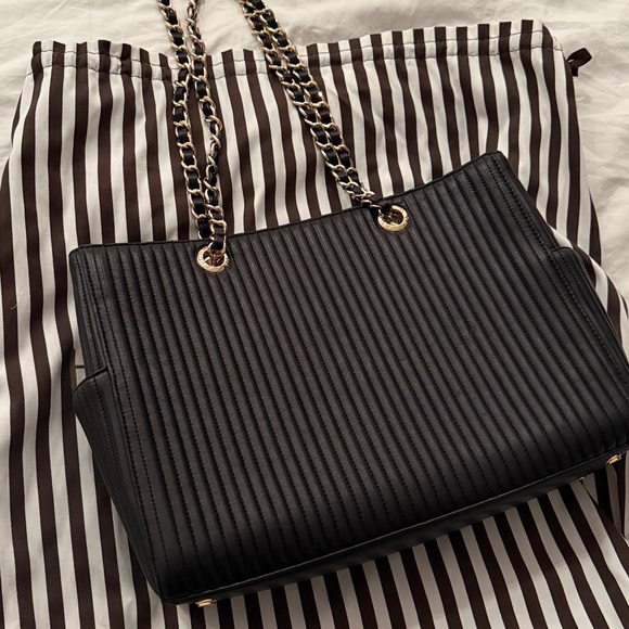 Henri Bendel Quilted tote bag- Great condition - Picture 8 of 11